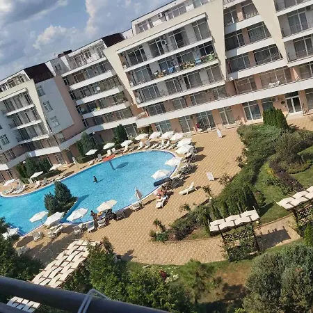 Kamelia Grand Apartments Apartmán