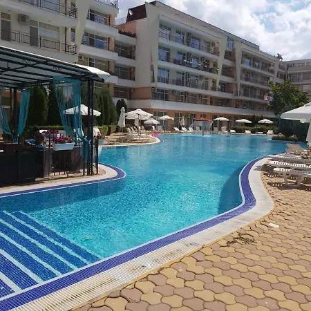 Kamelia Grand Apartments Apartmán