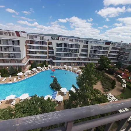 Kamelia Grand Apartments Apartmán *