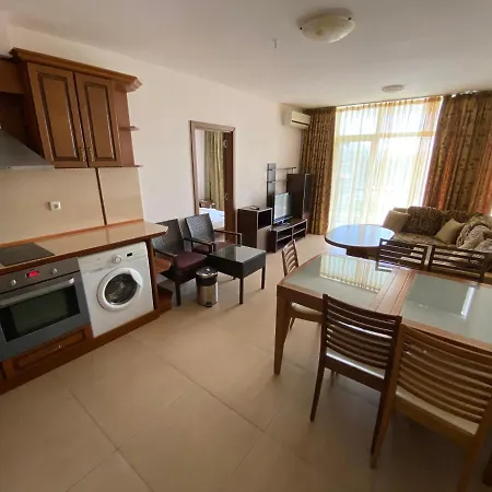 Apartmán Kamelia Grand Apartments *