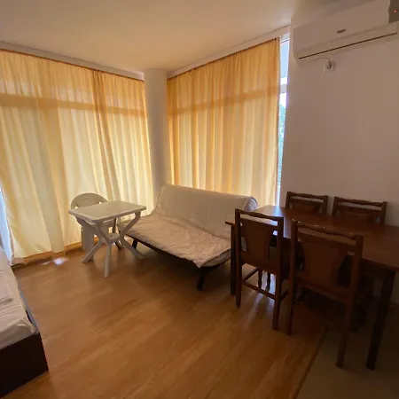 Kamelia Grand Apartments Apartmán *