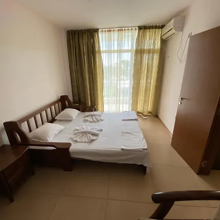 Kamelia Grand Apartments Apartamento