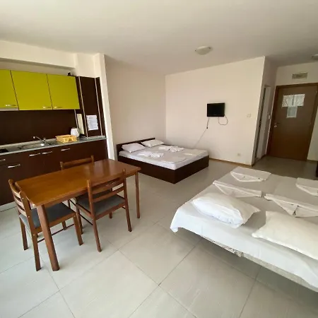 Kamelia Grand Apartments Apartmán *